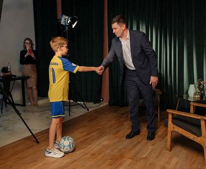 Роман Петрухин принял участие в съемке интервью в рамках продвижения Новогоднего благотворительного марафона